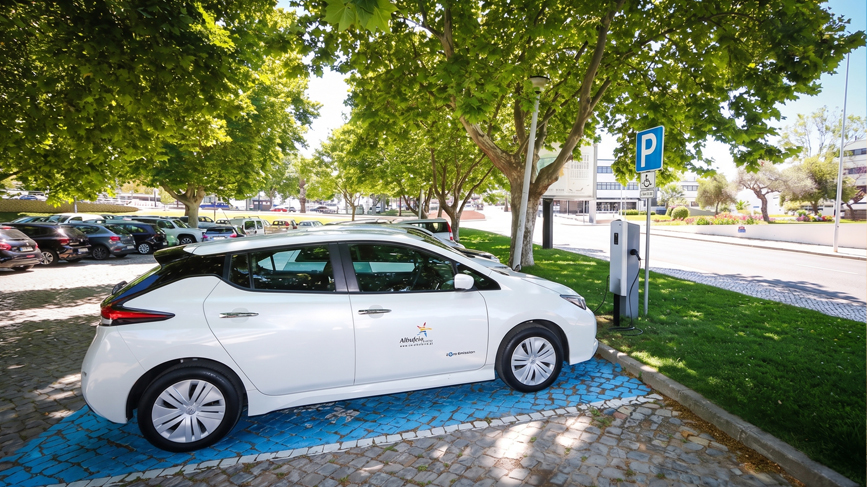 Map and public network